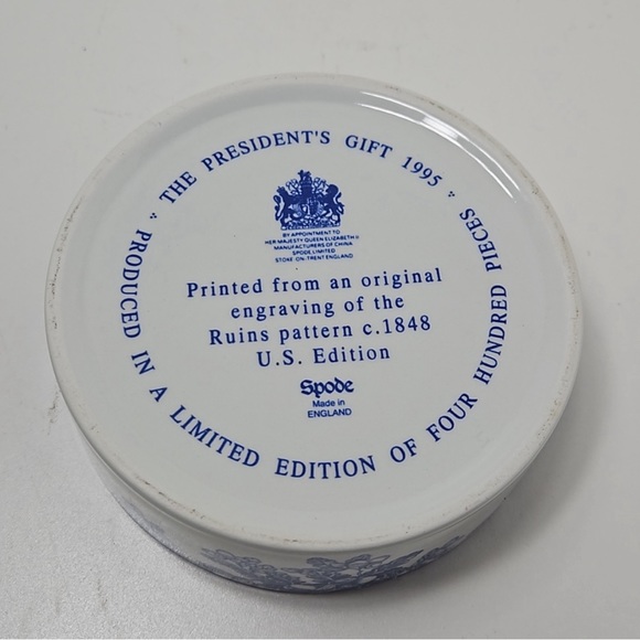EUC. Spode “The President’s Gift” 1995 Limited Edition Trinket Box. Blue &White. - Picture 6 of 6